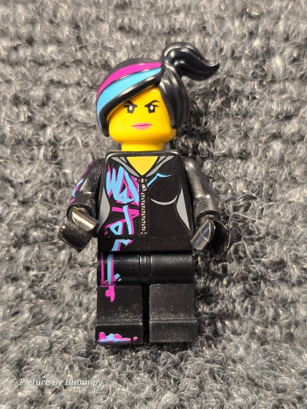 LEGO minifigure of the character Wyldstyle L#6